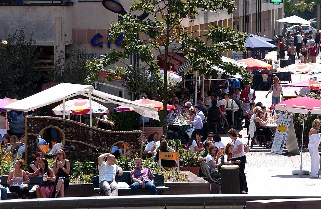 Ibis Levallois Perret Bagian luar foto