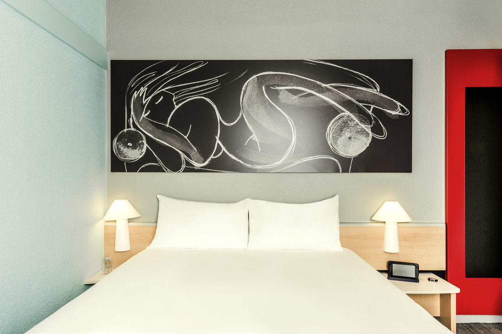 Ibis Levallois Perret Bagian luar foto