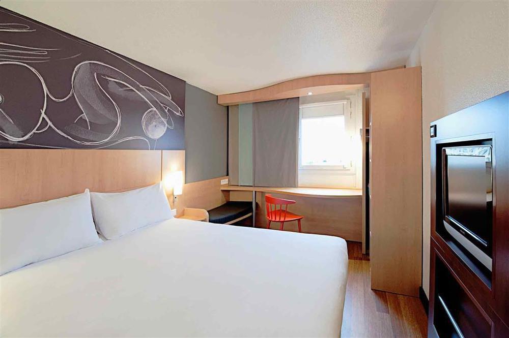 Ibis Levallois Perret Bagian luar foto