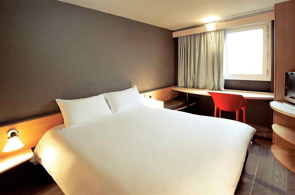 Ibis Levallois Perret Bagian luar foto